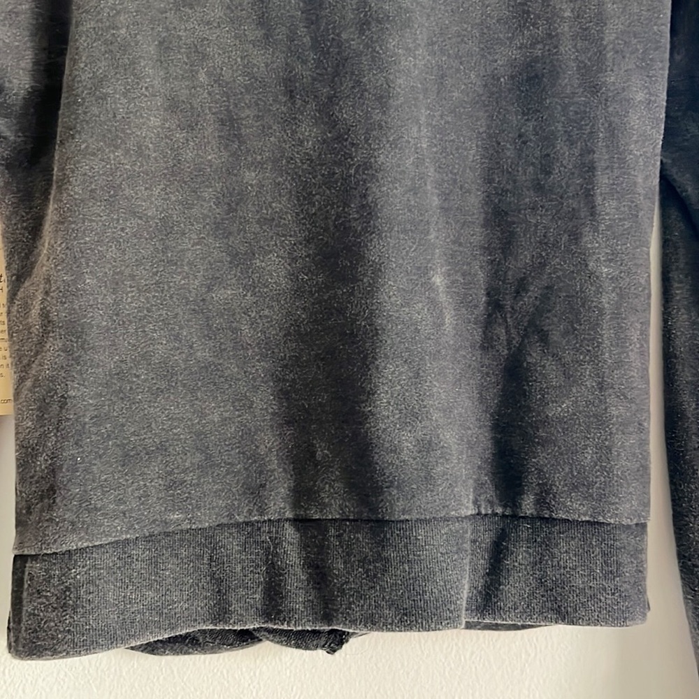 Butter Super Soft Stars Twist Front Cropped Sweatshirt Gray NWT - Picture 10 of 11